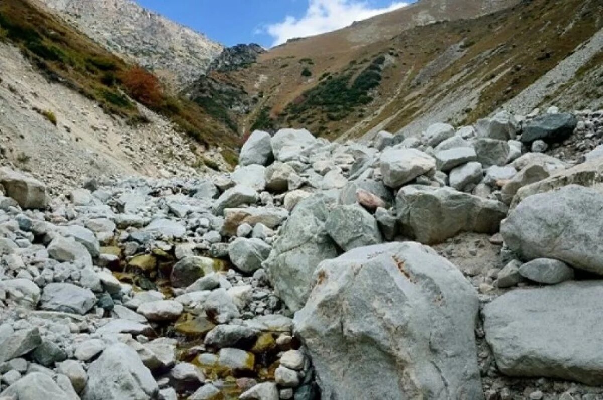    На Алтае 18-летняя туристка погибла в результате камнепада