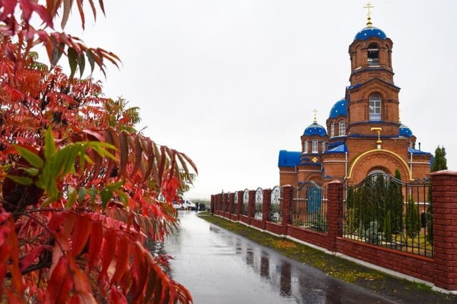    Покровский храм в селе Любицкое