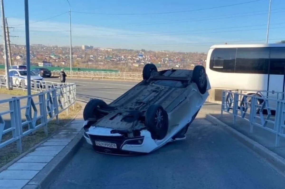    В Самарской области 2 человека пострадали в ДТП с везшим детей автобусом