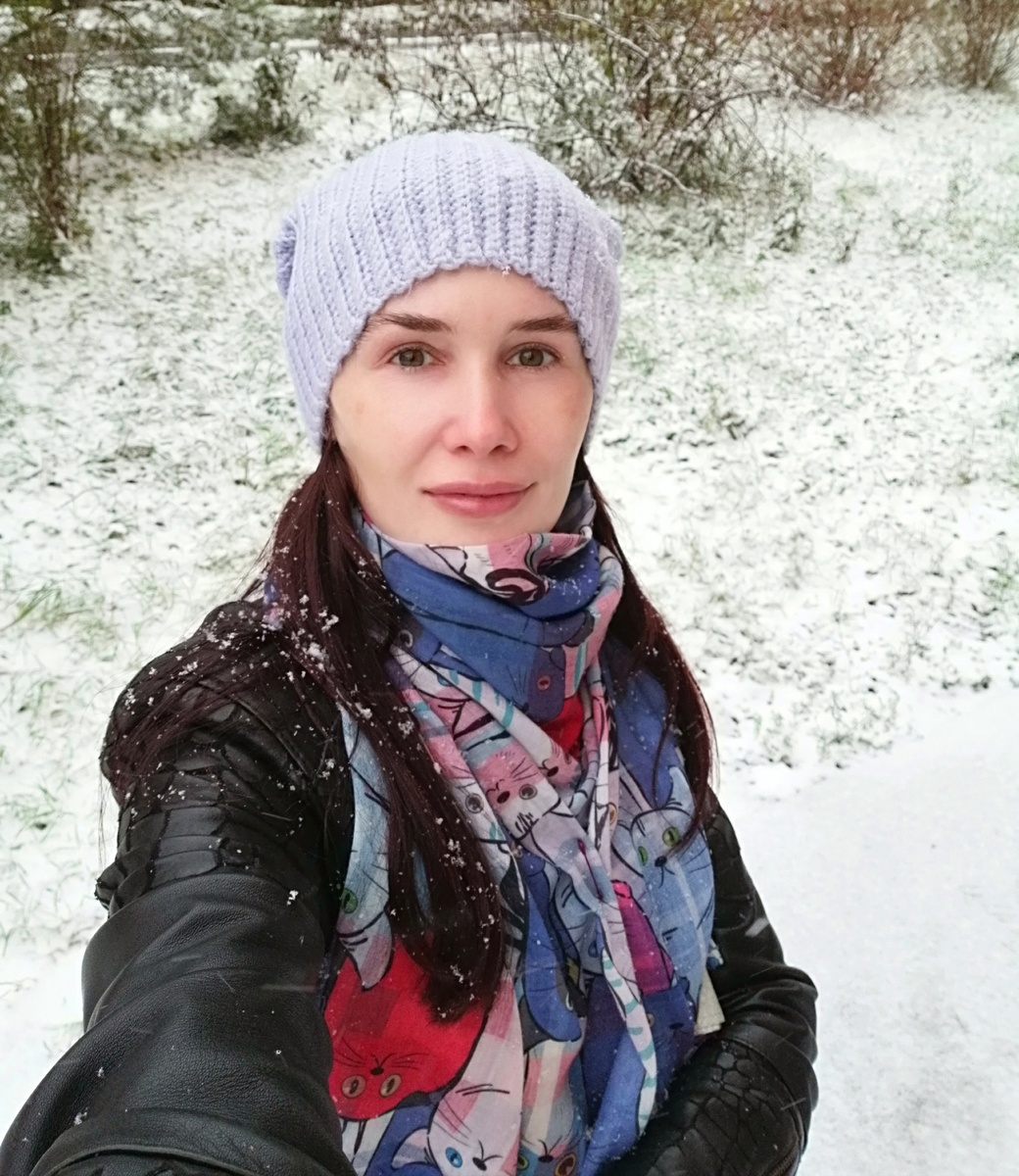 Снежный привет от моей довольной моськи! А то вдруг забыли, как я выгляжу. ☺