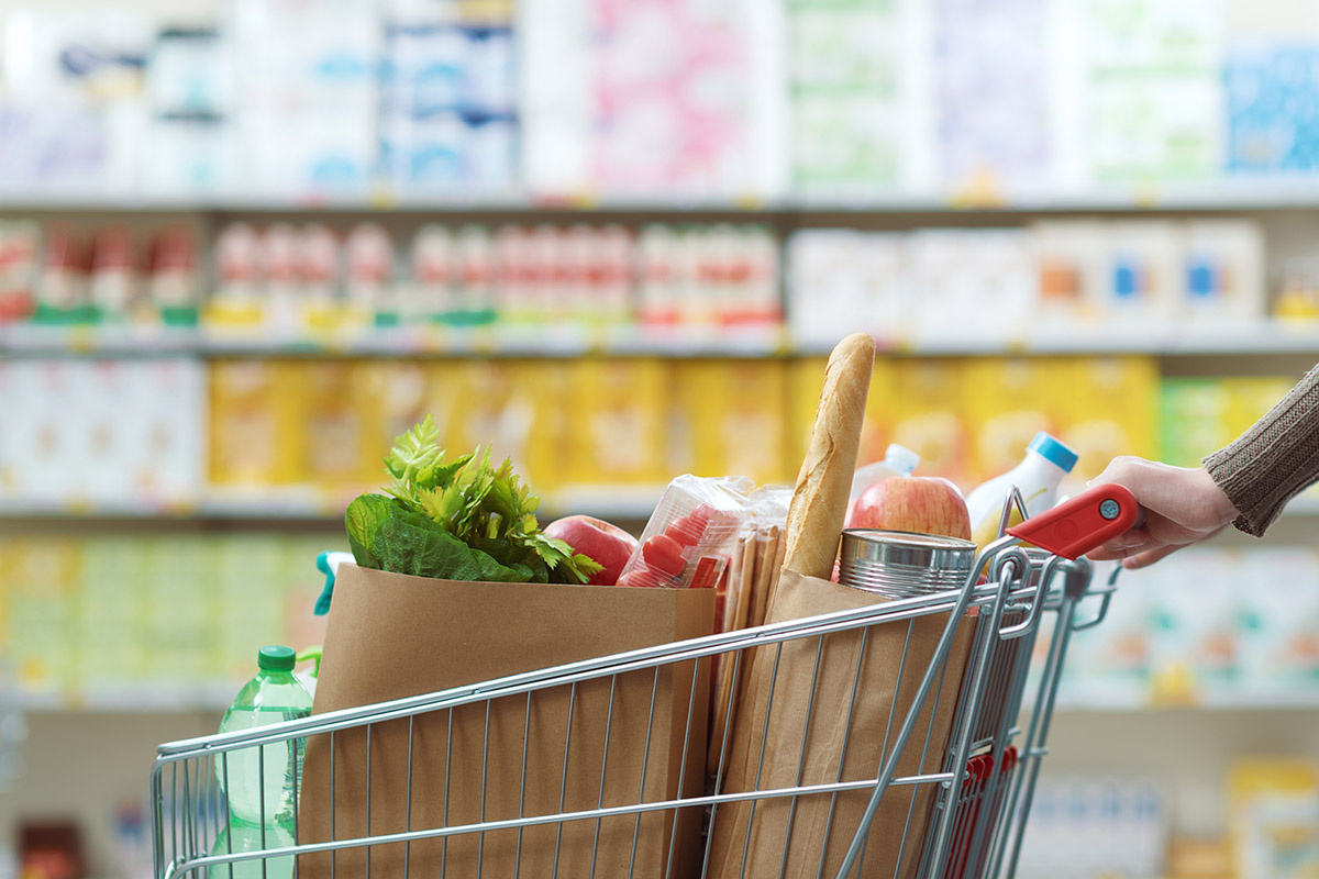    Продукты питания — один из самых массовых и востребованных видов FMCG. Источник: Shutterstock