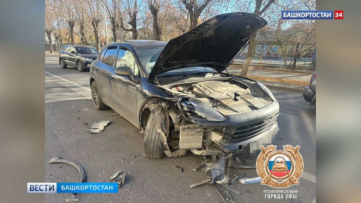    На Карла Маркса в Уфе в массовой аварии пострадал человек