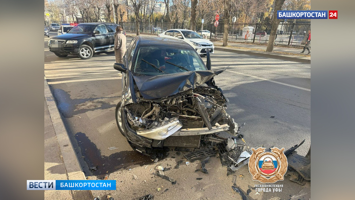    На Карла Маркса в Уфе в массовой аварии пострадал человек
