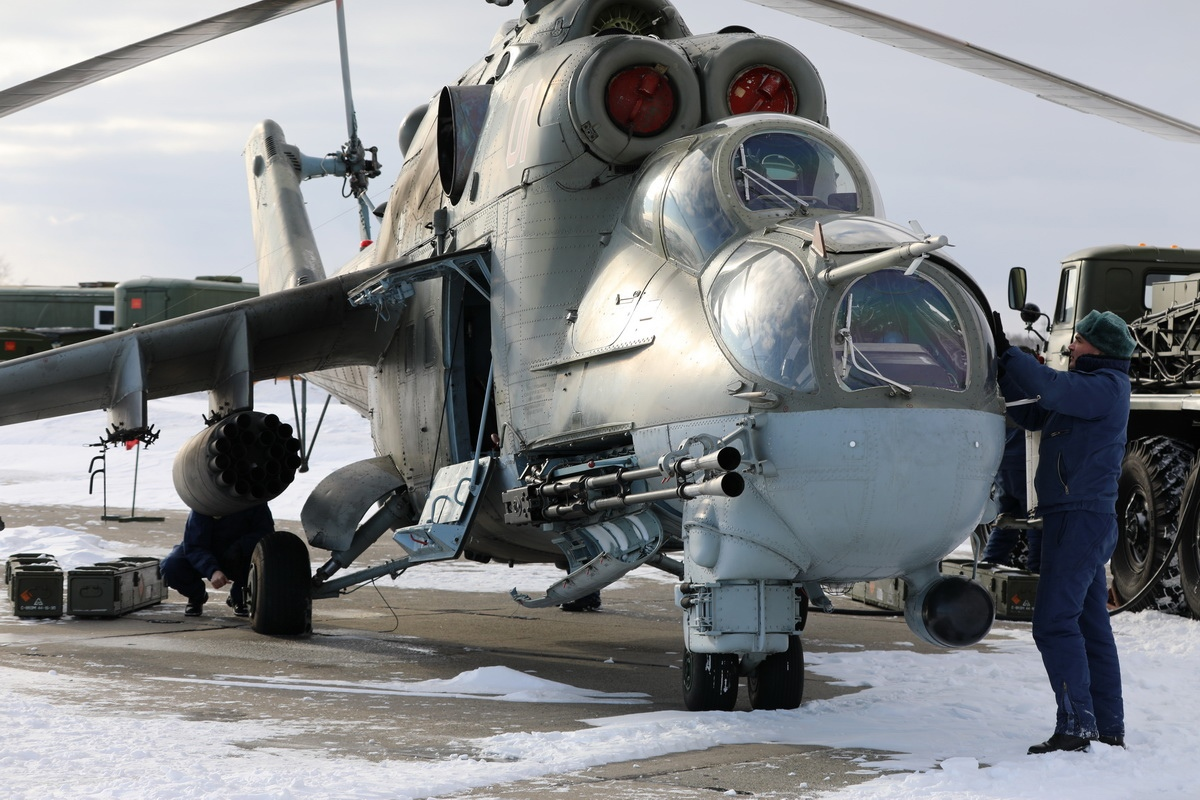 Ми-24П. Хорошо видно пушку
