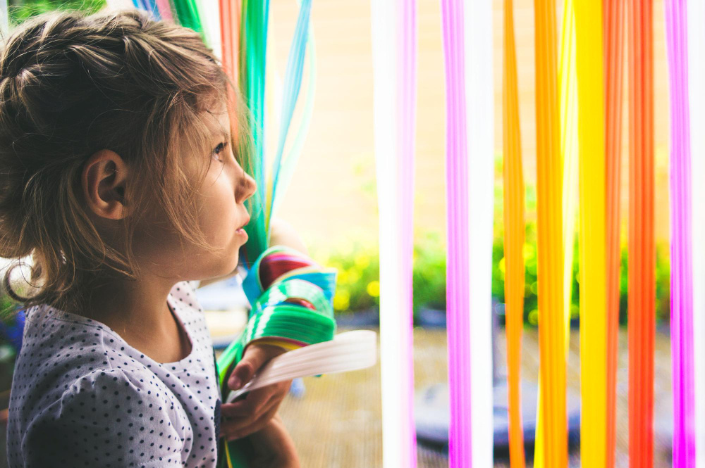 Детские галлюцинации: причины и помощь при ночных и слуховых галлюцинациях у ребенка. (источник изображения: freepik.com)