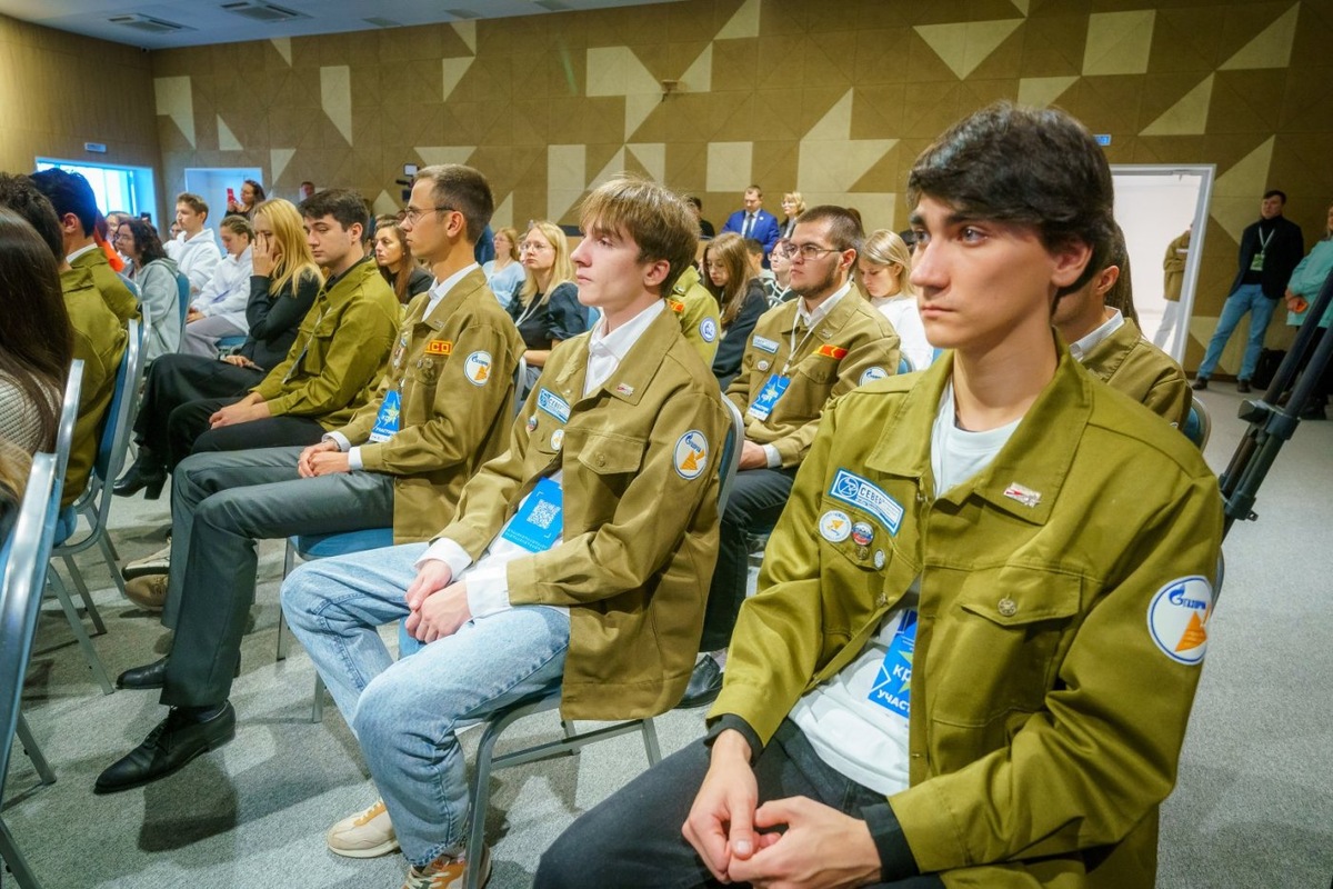    Молодежь из Югры поделилась, сколько заработала за лето в студенческих отрядах