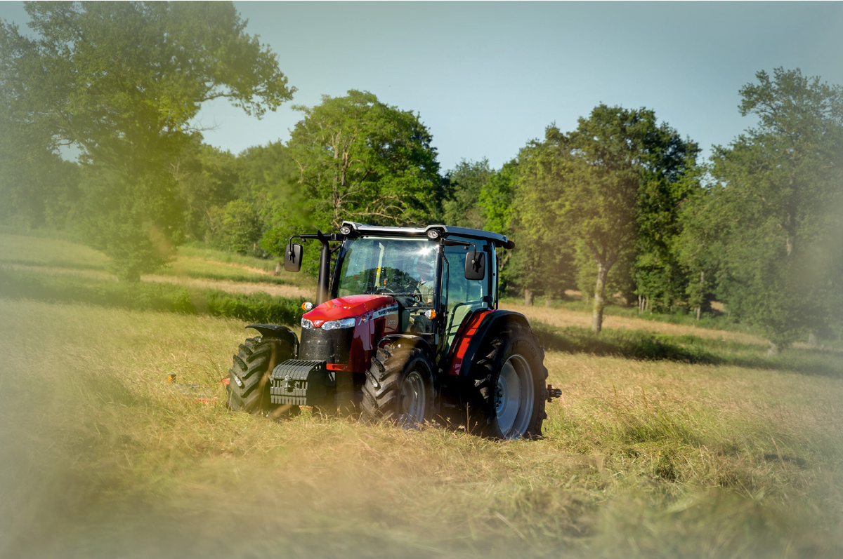                     Трактор MF 6713