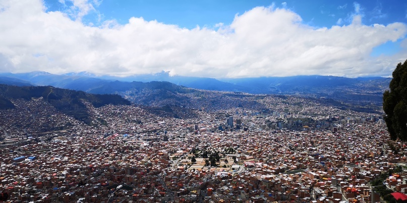 Ла-Пас, Боливия, население около 2,5млн жителей