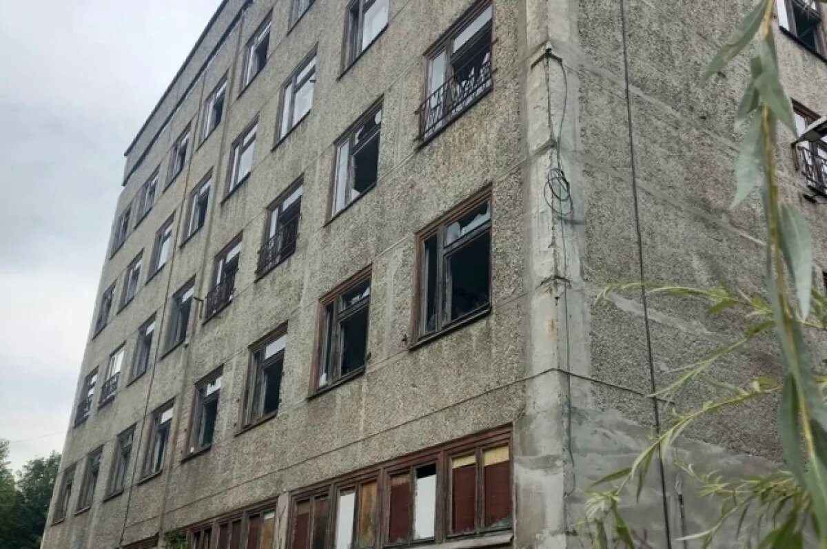    Прокуратура требует закрыть доступ к бывшему зданию тубдиспансера