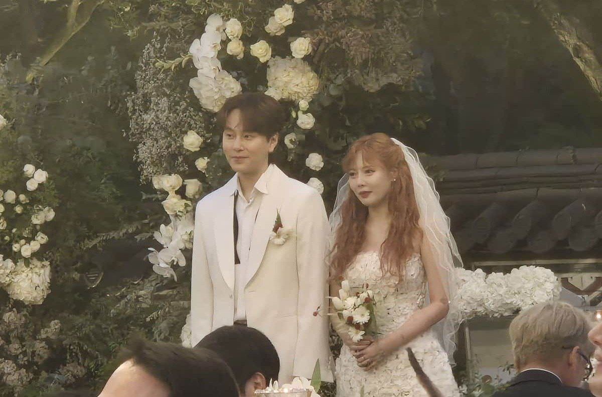 Хёна вышла за Ён Чунхёна