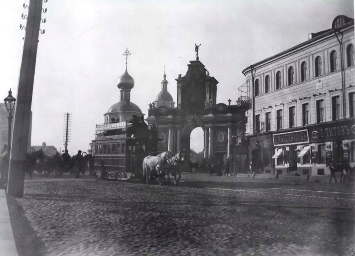 Дом у Красных Ворот, в котором родился М.Ю. Лермонтов, по адресу ул.Каланчёвская, д.1. Фото начала XX века. Источник: https://little-histories.org/