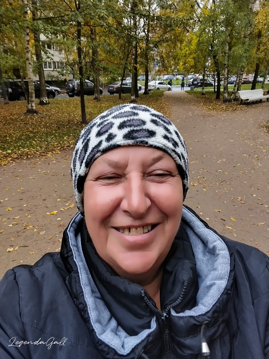 А это счастливая беззубая Галка ))