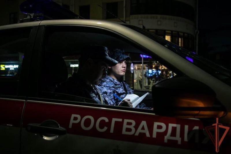    Росгвардия по Свердловской области / Грабителя застали на месте преступления