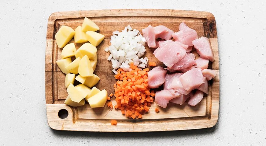   Тушеная картошка с курицей в мультиварке (gastronom.ru)