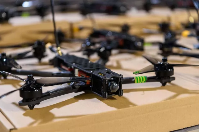 © Фото : Петро Порошенко / Telegram FPV-дрон