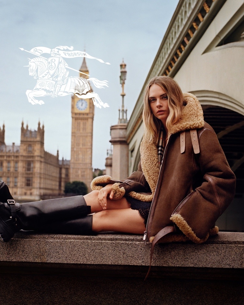 Кара Делевинь снялась в кампании Burberry