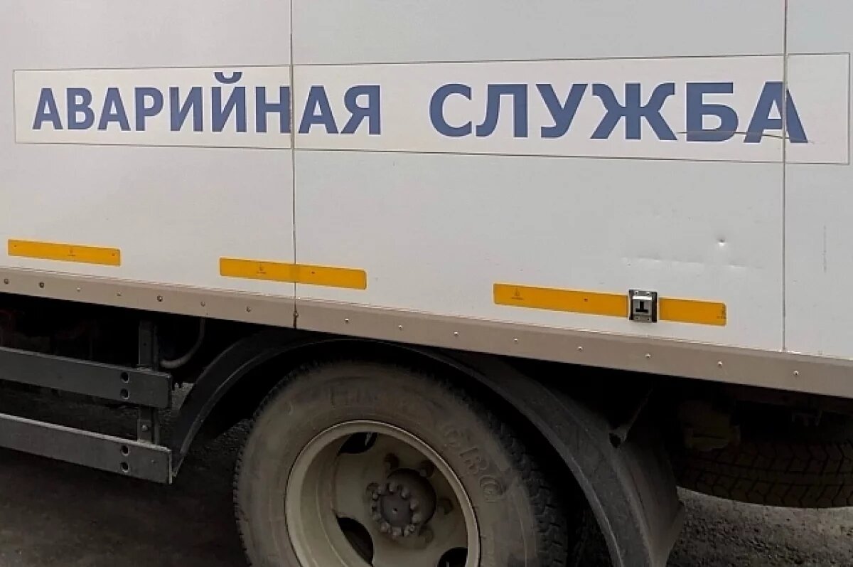    На месте работают три бригады