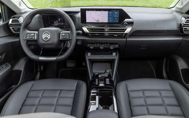    Интерьер Citroen SUV C4