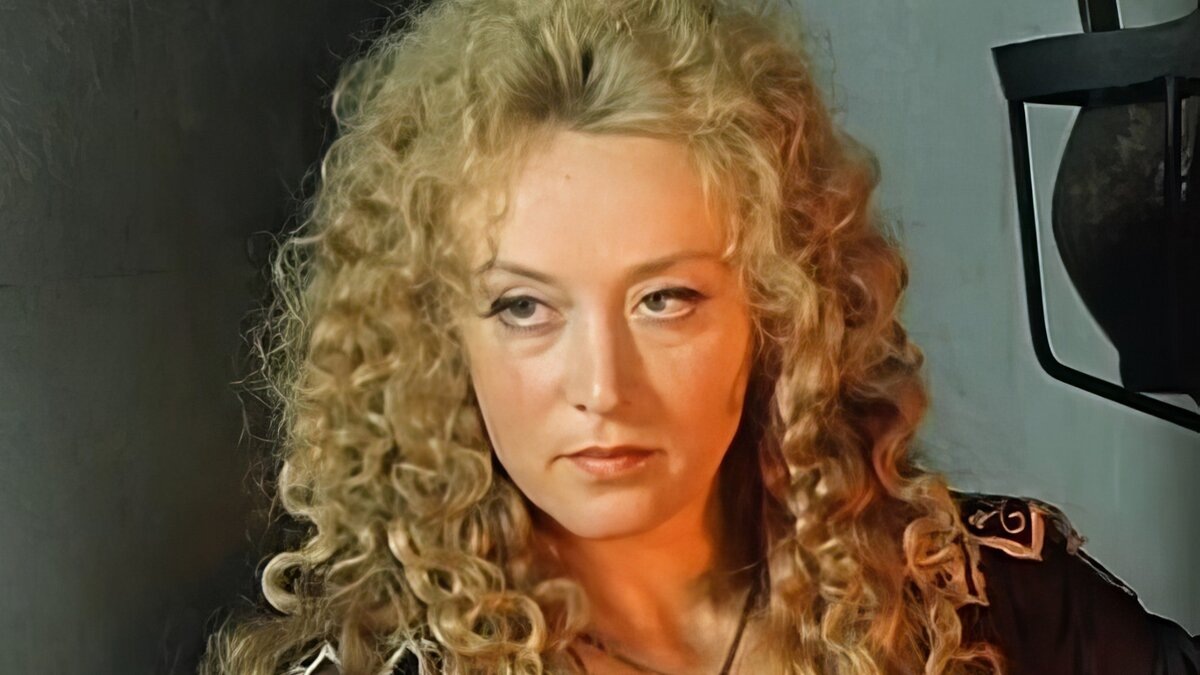 Маргарита Терехова в роли Миледи. 