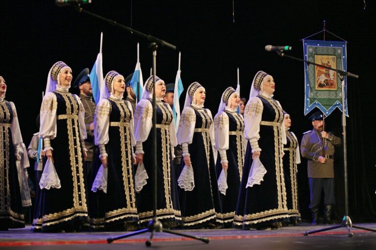    Оренбургский хор проехал с гастролями 13 городов России Кристина Просвиркина