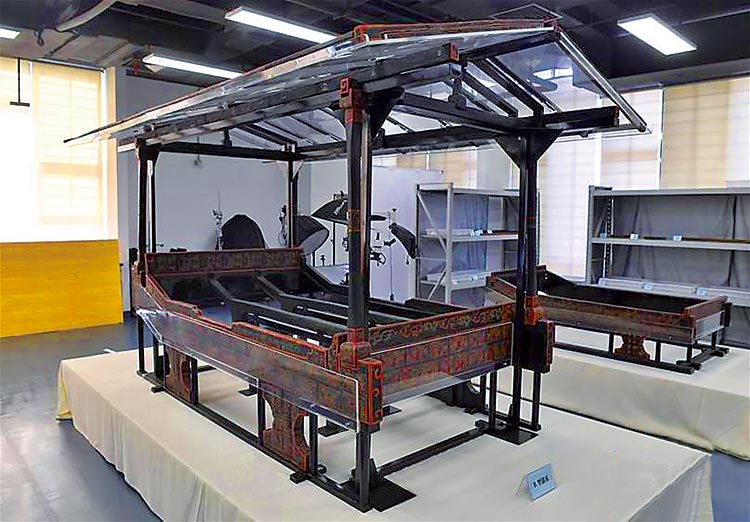 Отреставрированная кровать. Источник изображения: www.youlinmagazine.com