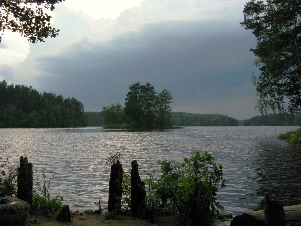 Морозовское озеро - протока в Гнилое озеро.