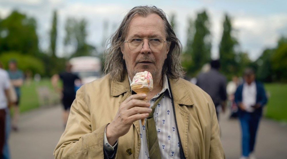     Кадр из сериала «Медленные лошади» (2022-н.в.)