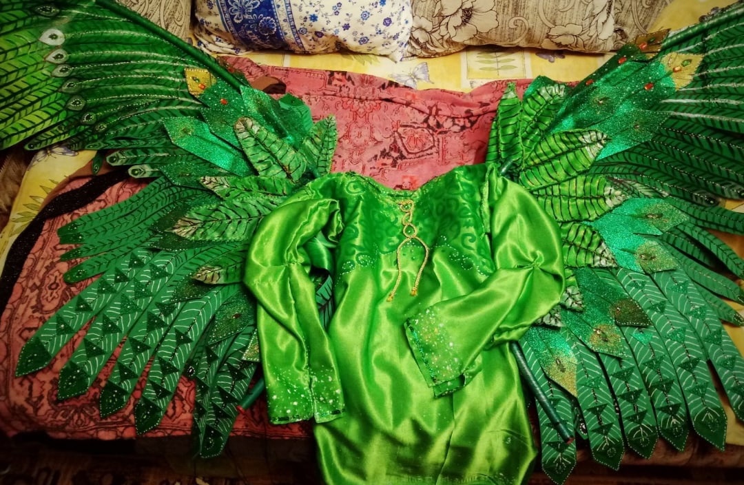 Крылья и ножик Крила. Косплей. (Ориби Каммпирр - Мир моей музы) © Copyright: Ориби Каммпирр