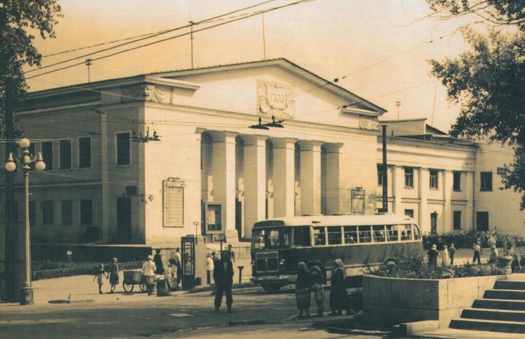 Театр Юного Зрителя в Алма-Ате