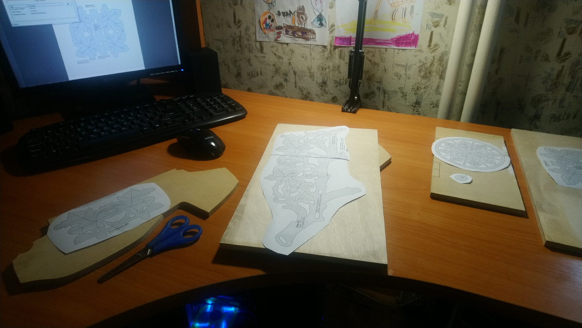 Дело было ещё в 2019м году. Начал с заготовок в вырезанию.