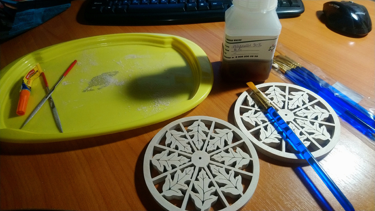 Колеса были вырезаны и готовы к покрытию маслом.