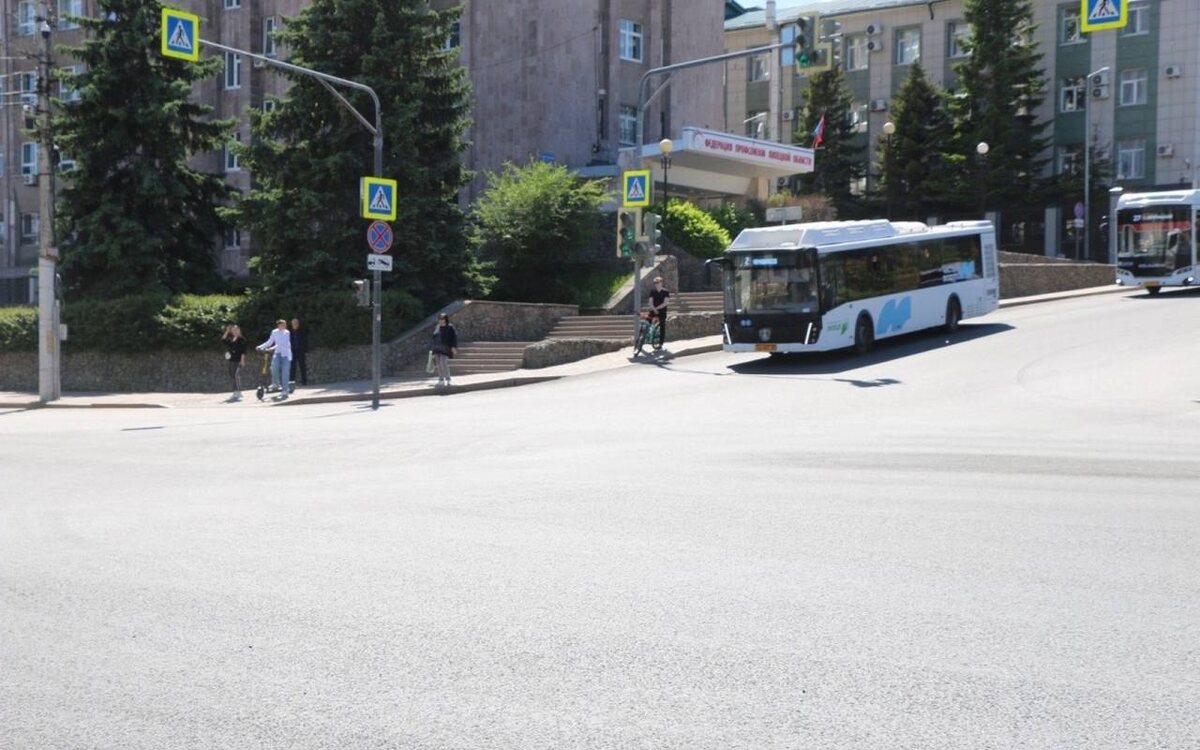    В Липецке появятся выделенные полосы для общественного транспорта в 2025 году городского Совета депутатов