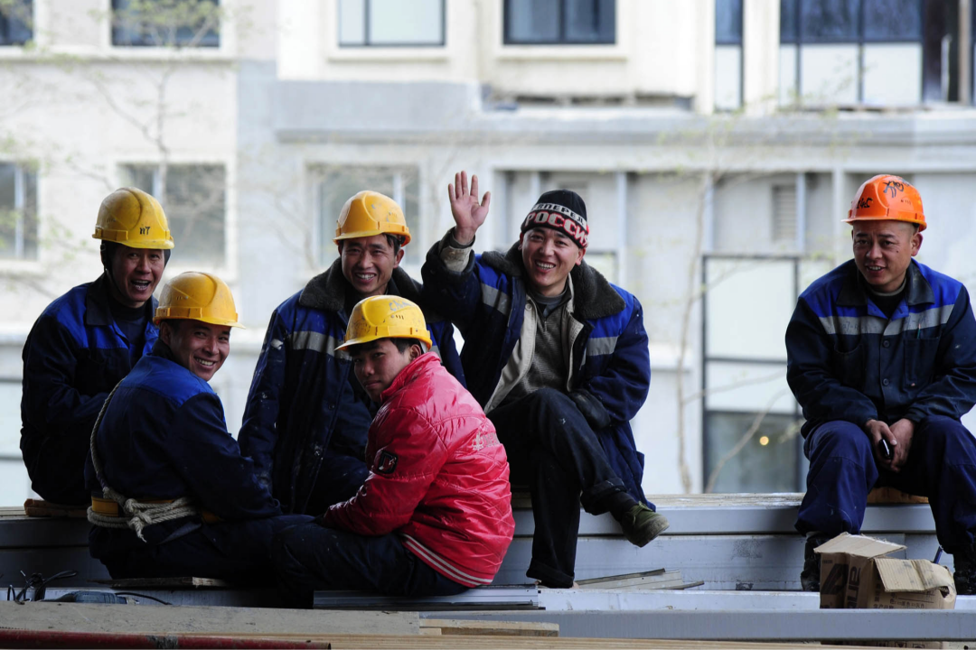    Правительство вдвое урезало квоту на временное проживание мигрантов в России