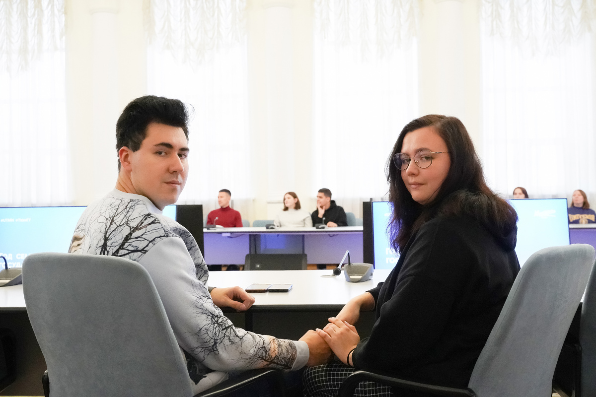 Семья Сметаниных появилась практически месяц назад — Юлия и Алексей учатся на 4 курсе в Школе естественных наук, объединило ребят общее увлечение настольными играми.