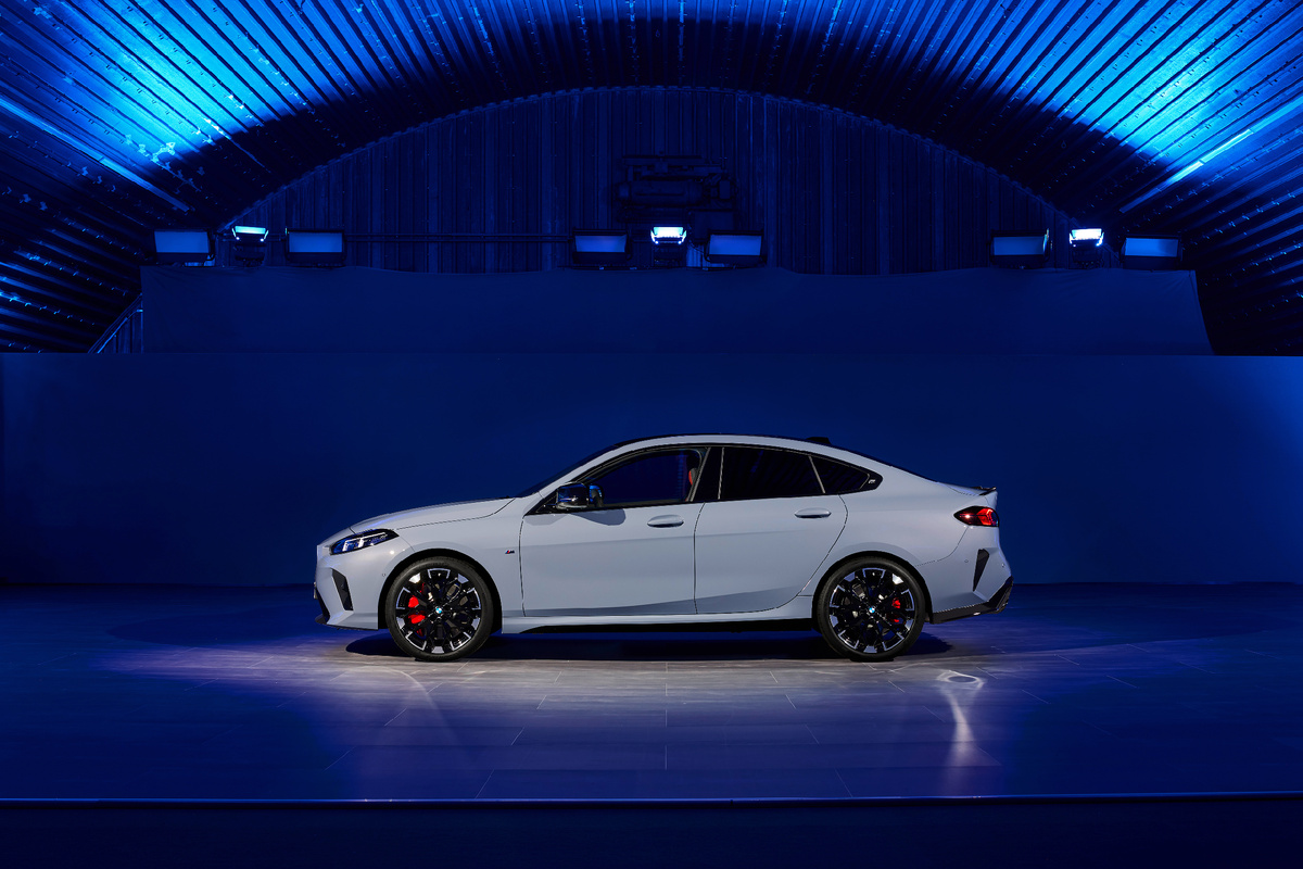 BMW 2 Series Gran Coupe, 2025. Листайте галерею.