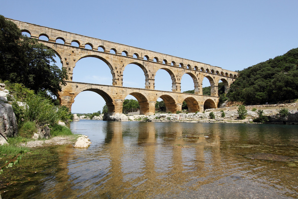 Акведук римской постройки (фото с сайта www.koveh.com)