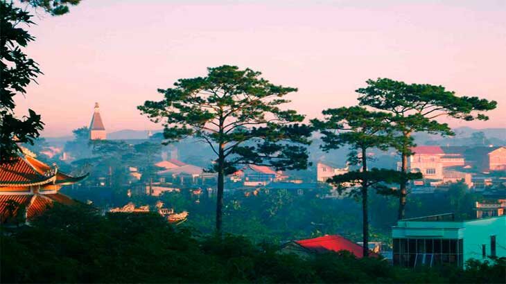 Далат, расположившийся высоко в горах.