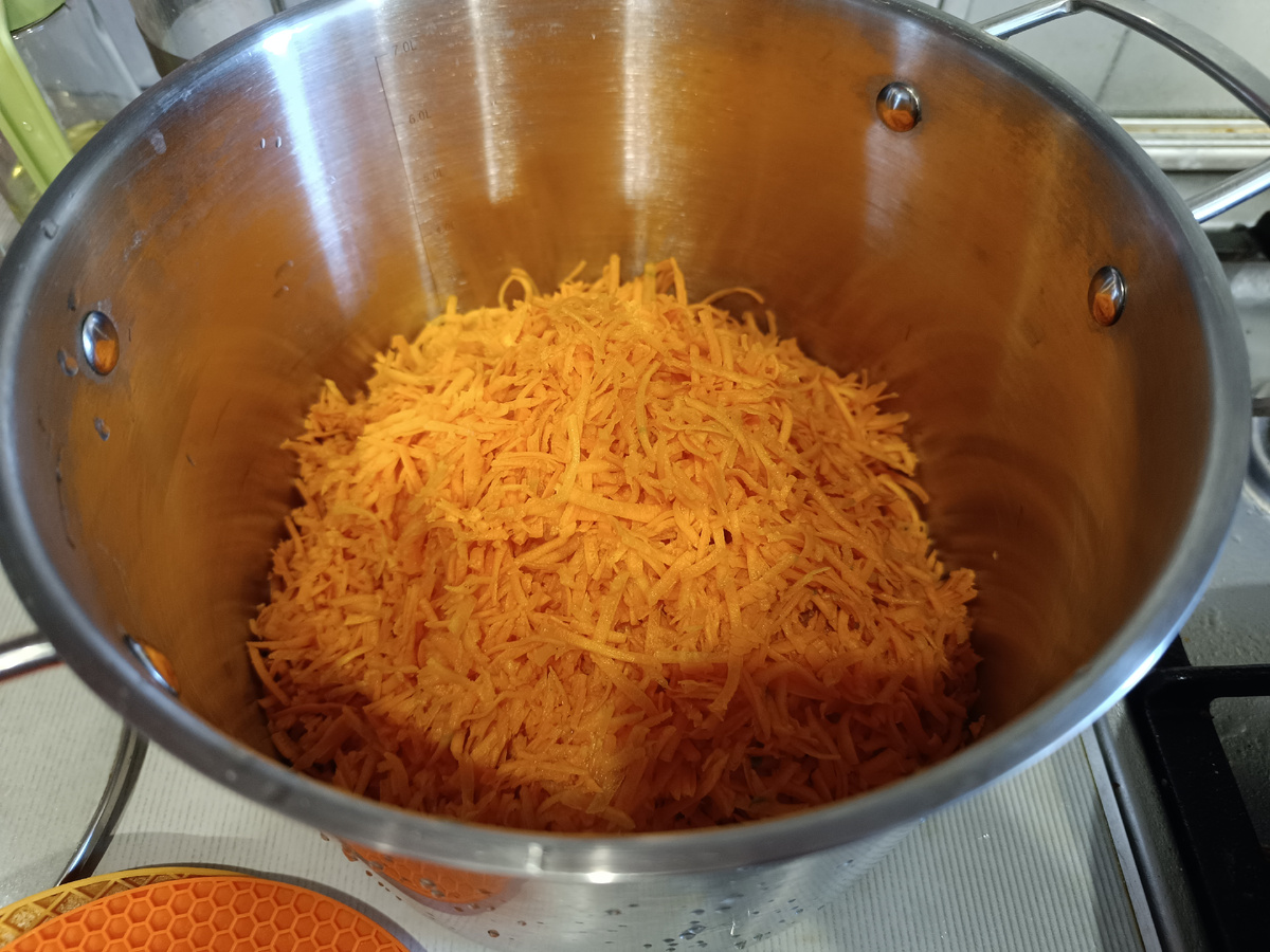 Тертая морковь