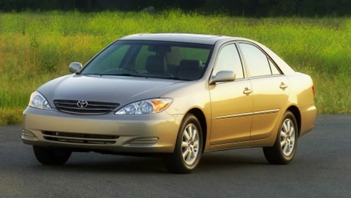 Toyota Camry XV30.