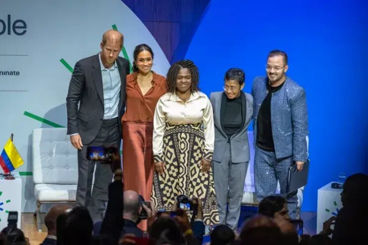 Тот самый выход в коричневом. Источник фото: spletnik.ru