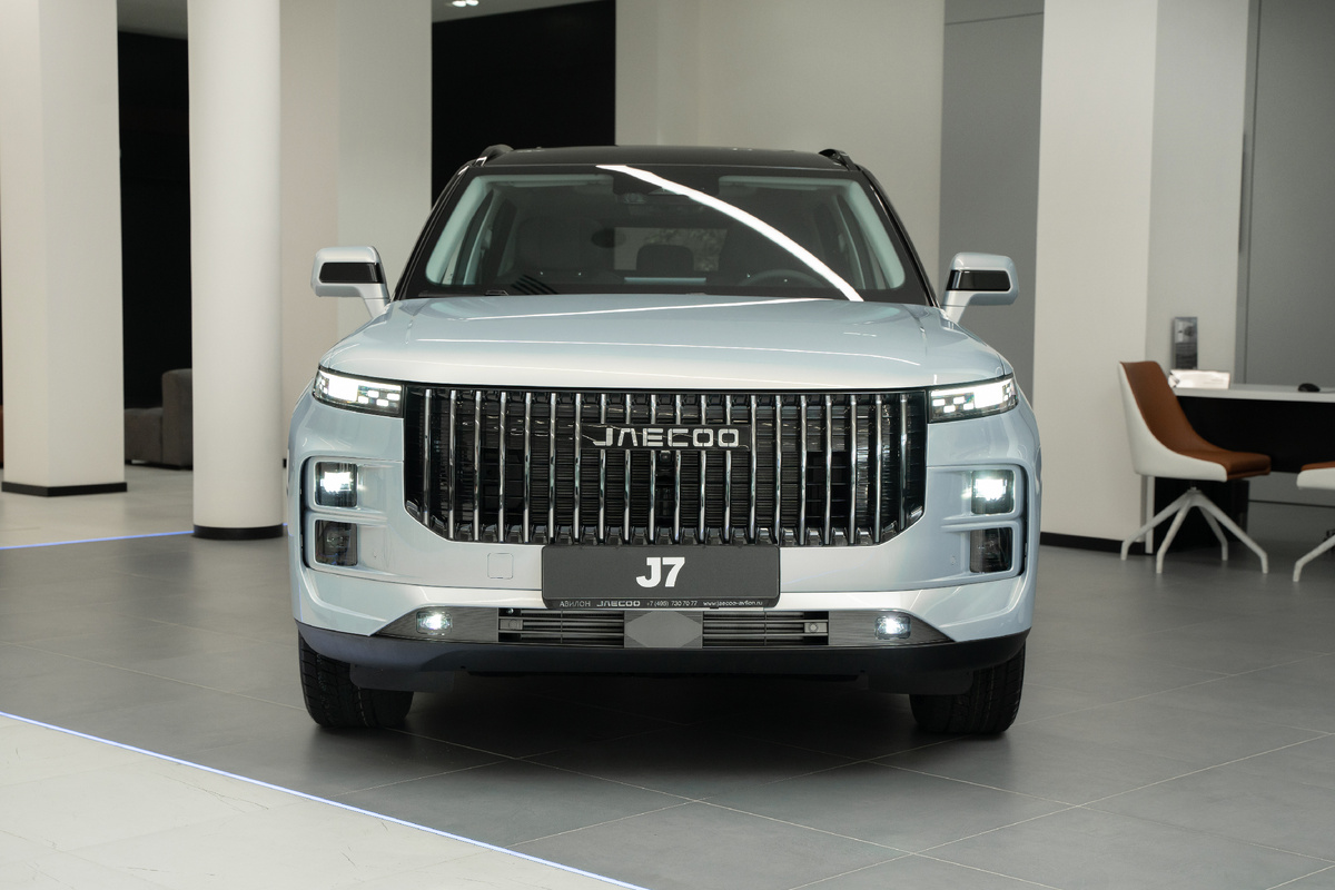 Обновленный JAECOO J7 уже представлен в шоуруме