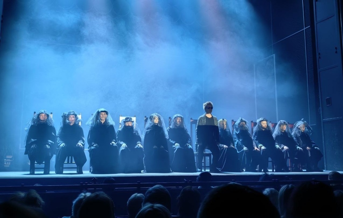    Сцена из спектакля "Гамлет"  Оксана Арефьева/ТАСС