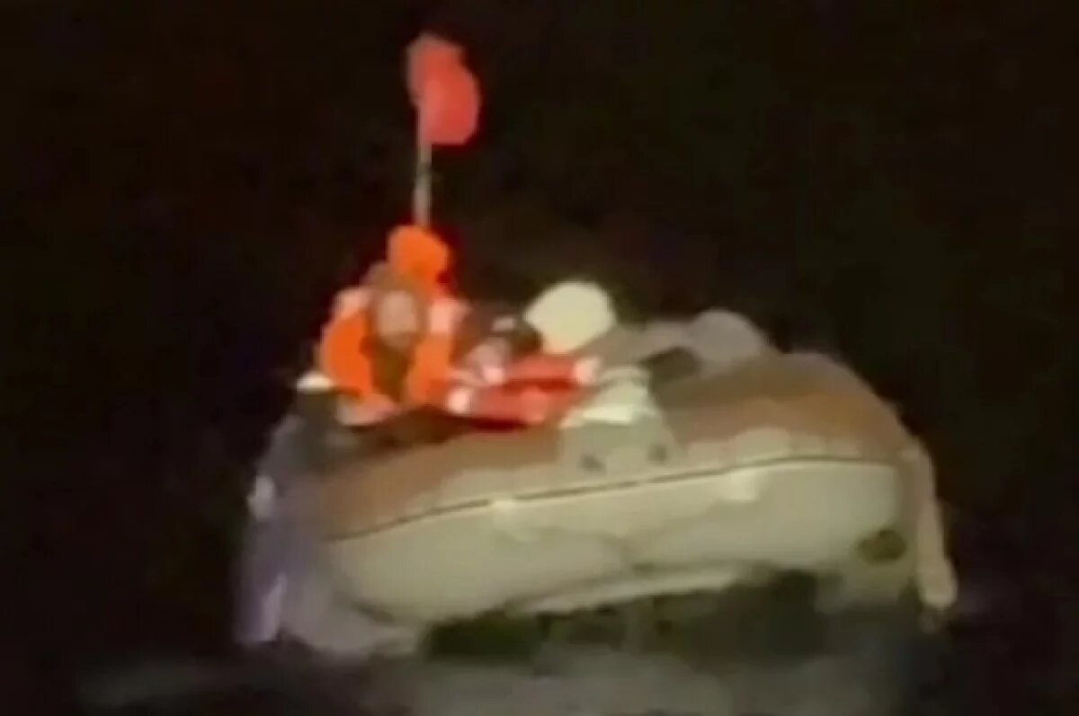    При поиске лодки в Охотском море обследовали 196 тыс. кв. км акватории