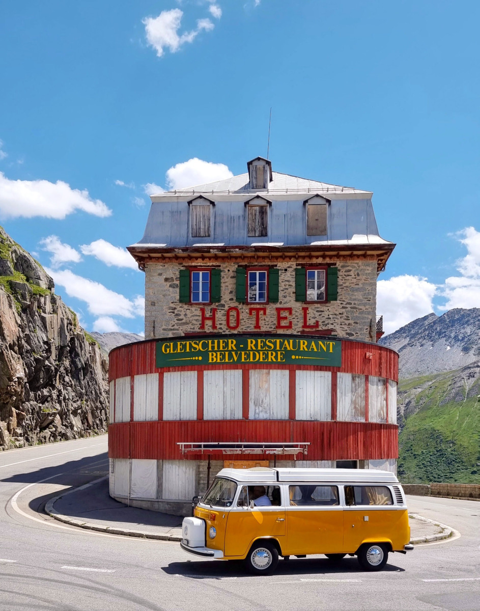 Получается если нет фото с отелем Gletscher Belvedere, значит ты не был в Швейцарии..?