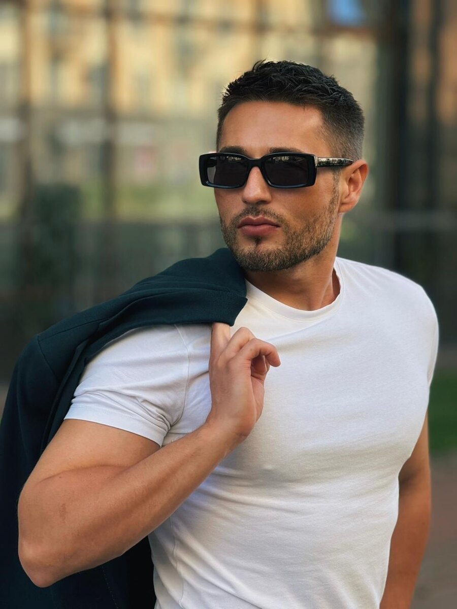 Представляем - новый Топ Стилист Равиль . в салоне красоты Верстовская Бьюти.