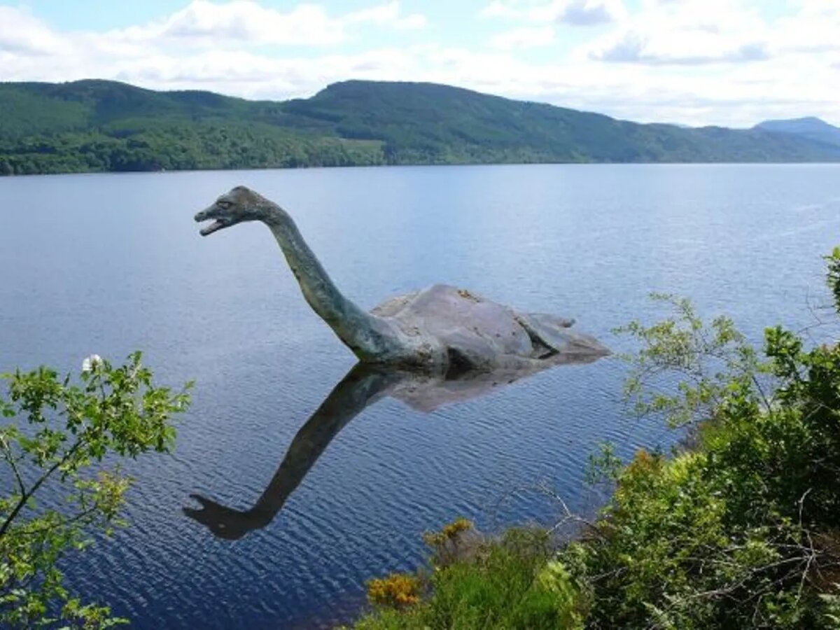 Loch ness озеро. Сколько лет несс. Озеро лох несс. Озеро лох-несс в шотландии. Сколько лет несс.