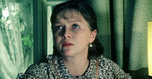 Вера Николаевна Голубева кадр из фильма «Одиноким предоставляется общежитие»