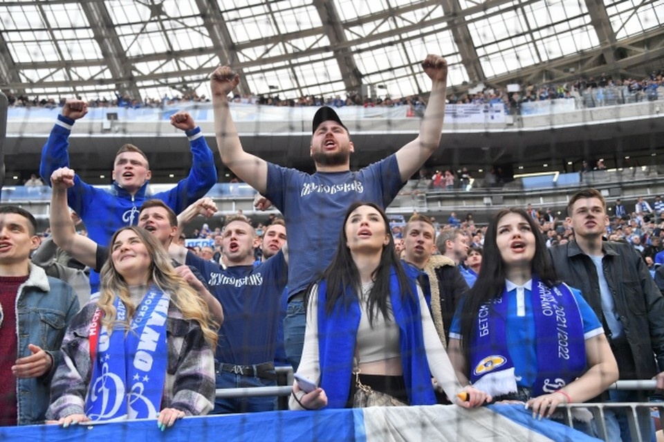    Фанаты футбола, хооккея и баскетбола получат скидки в музеях, кафе и отелях за посещение одного тз спортивных матчей. Владимир ВЕЛЕНГУРИН