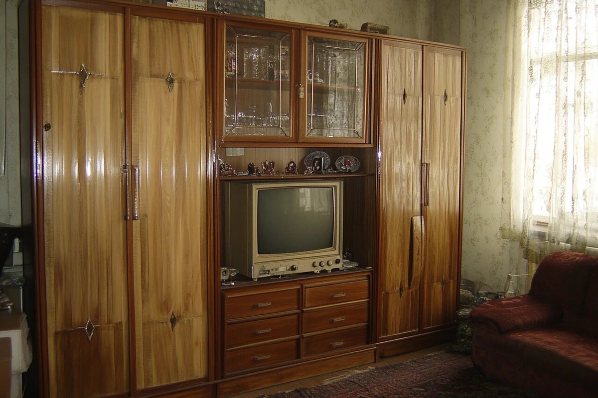 Шкаф-стенка был в каждой квартире 