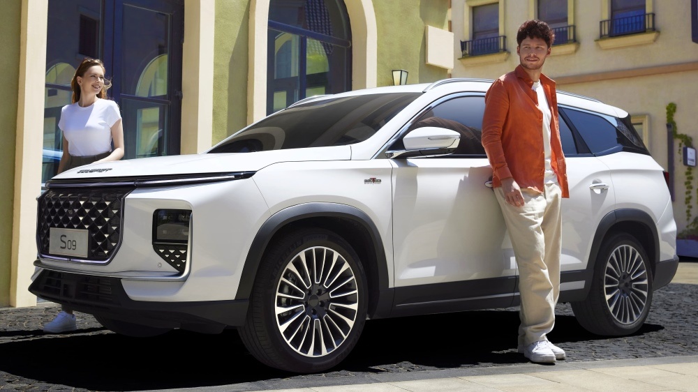 На фото: Кроссовер Soueast S09